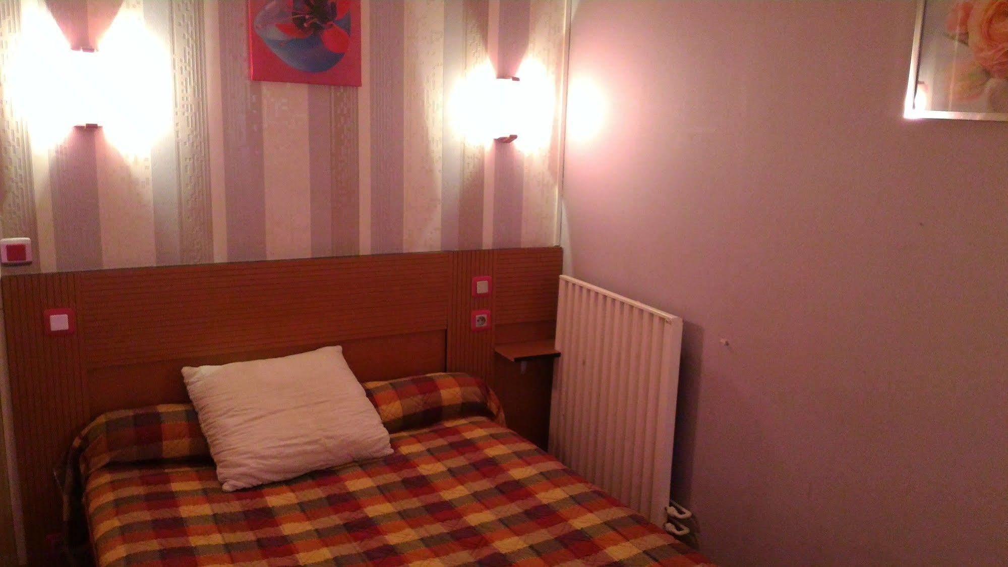Hotel Le Parisien Ρενς Εξωτερικό φωτογραφία